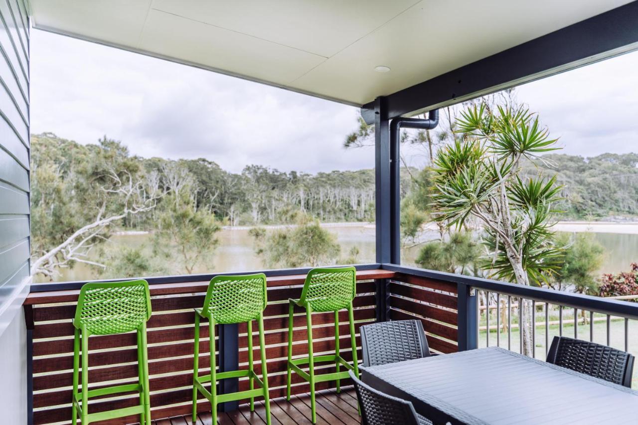 Отель Woolgoolga Lakeside Holiday Park Экстерьер фото