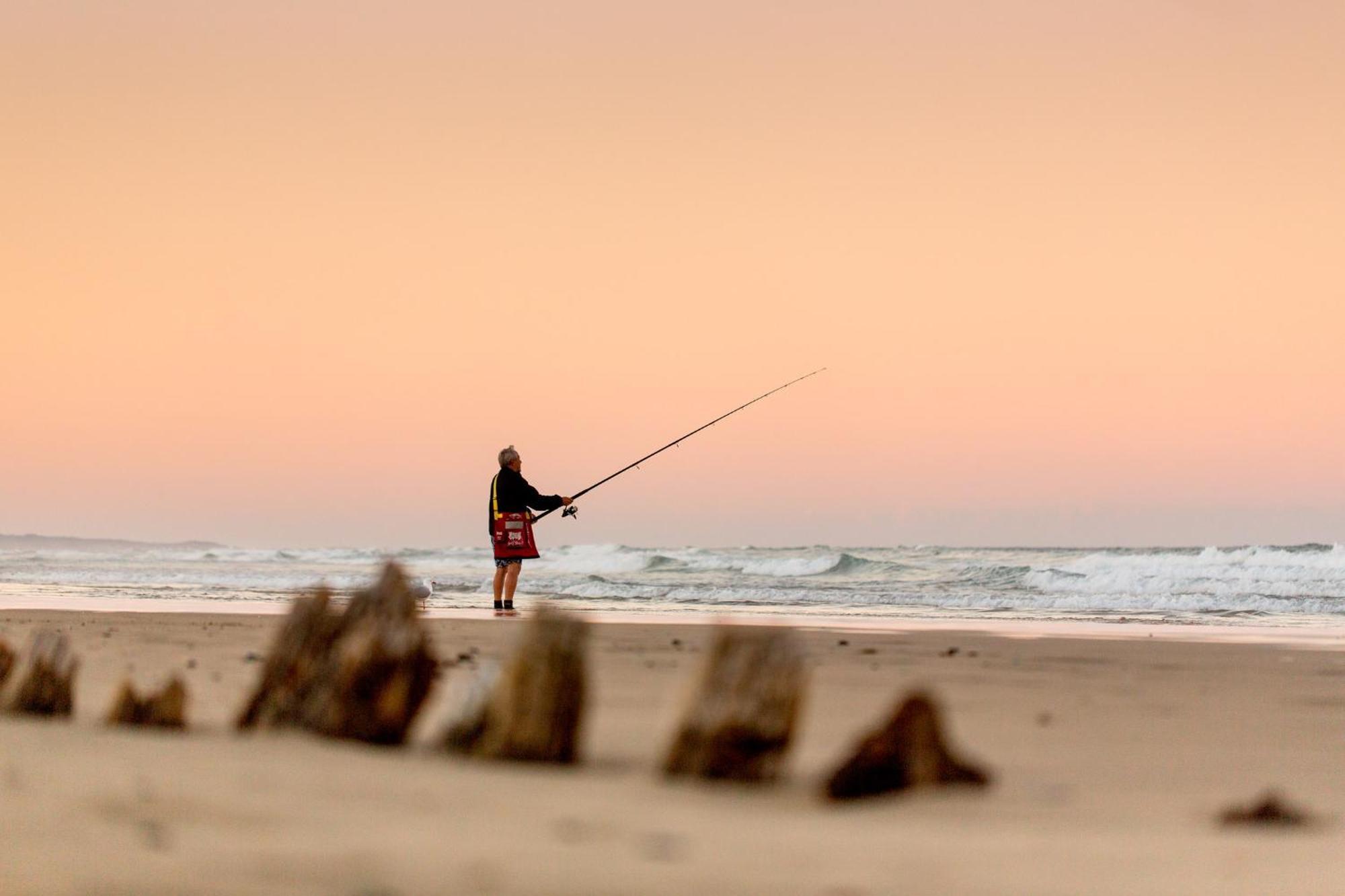 Отель Woolgoolga Lakeside Holiday Park Экстерьер фото