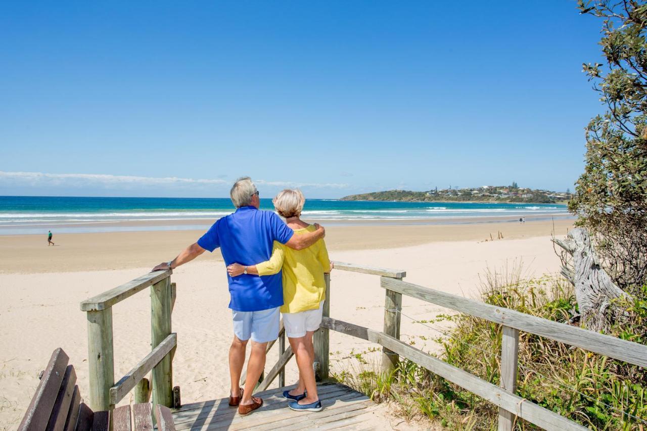 Отель Woolgoolga Lakeside Holiday Park Экстерьер фото